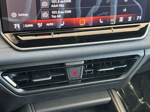 New 2026 Volkswagen Tiguan SE R-Line AWD/4WD image 19