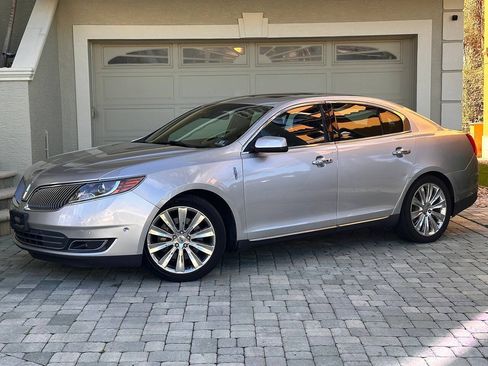 Used 2013 Lincoln MKS AWD image 4
