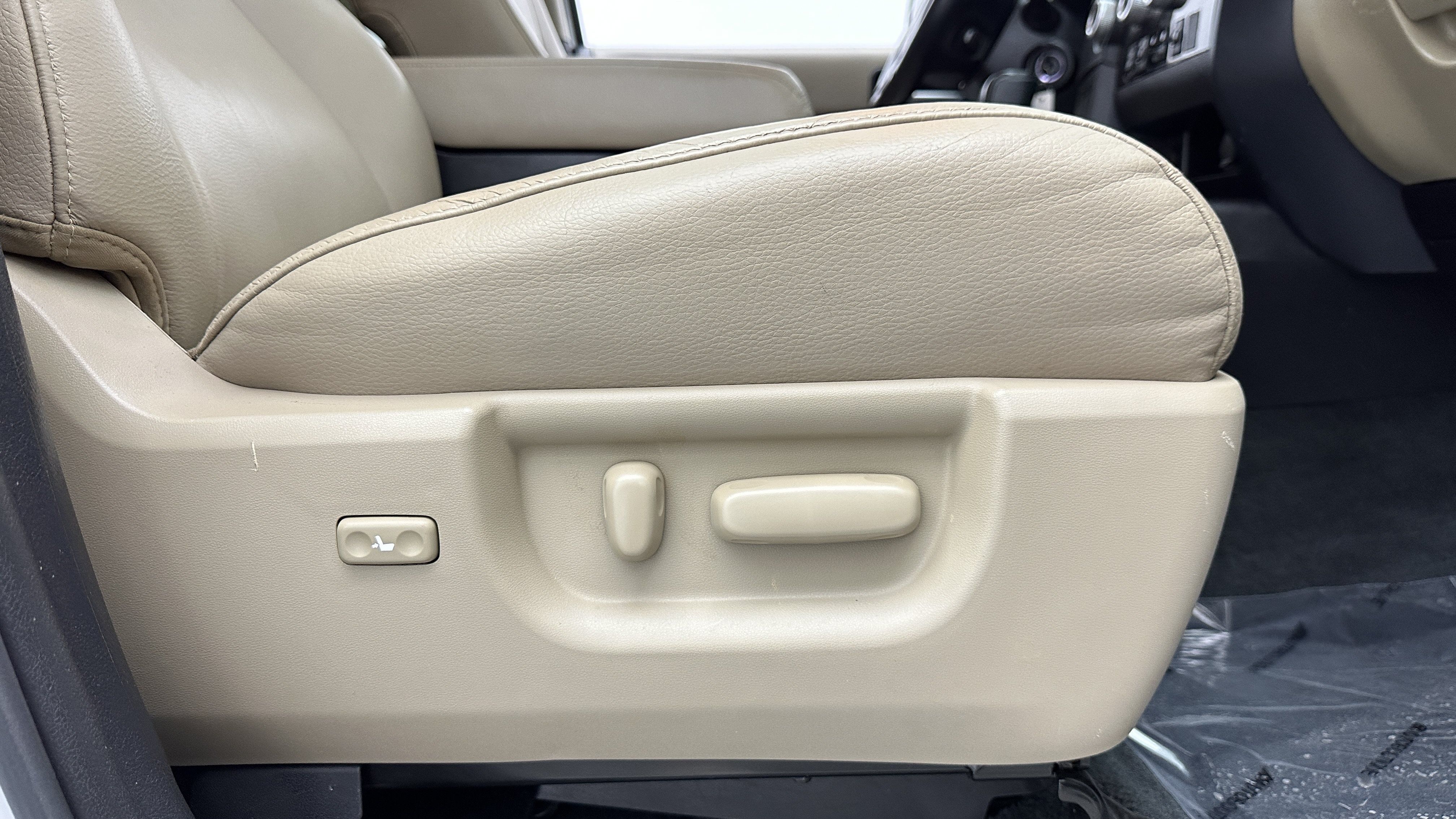 Used 2018 Toyota Sequoia Limited w/ Safety & Convenience Package RWD image 45
