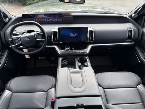 New 2026 Ford Expedition Platinum w/ Stealth Appearance Package image 19