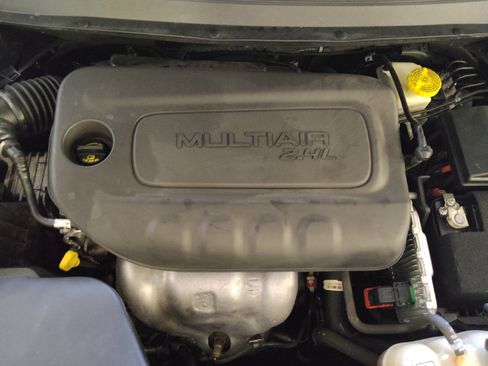 Used 2020 Jeep Cherokee Latitude Plus FWD image 30