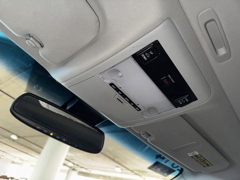 Used 2014 Lexus LS 460 image 31