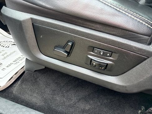 Used 2017 RAM 1500 Laramie w/ Convenience Group AWD/4WD image 31