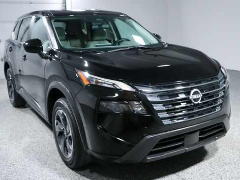 Used 2024 Nissan Rogue SV FWD image 5