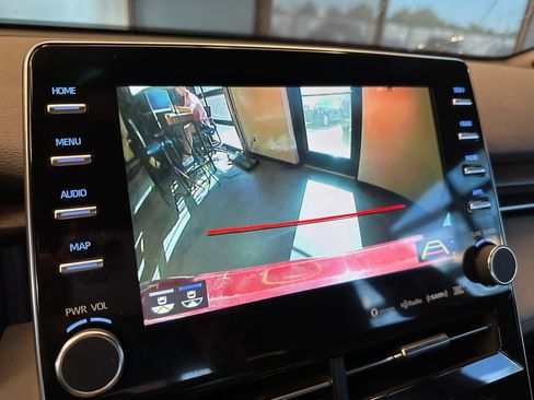 Used 2019 Toyota Avalon Limited FWD image 14