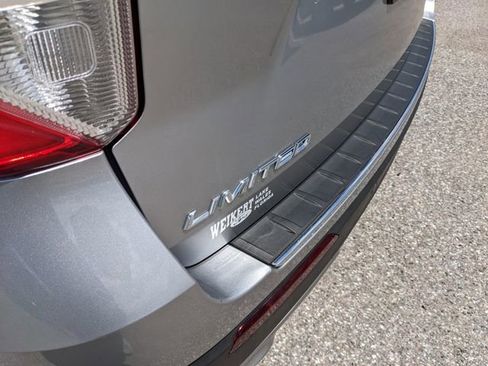 Used 2021 Ford Explorer Limited AWD/4WD image 12