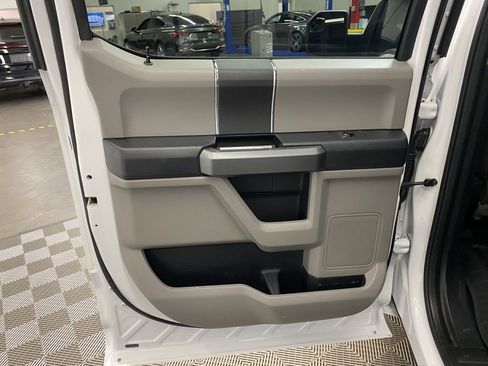 Used 2017 Ford F150 XLT image 12