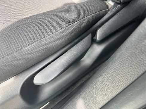 Used 2025 Toyota Corolla LE FWD image 18