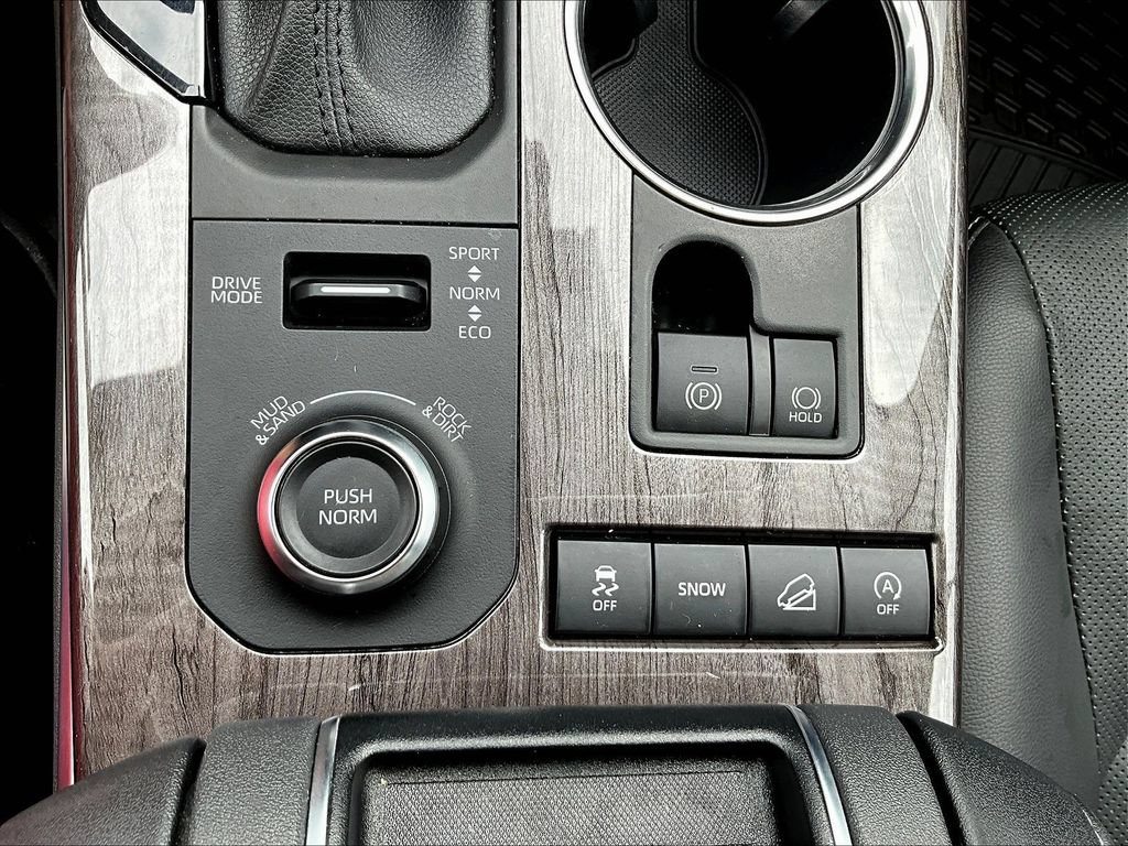 Used 2021 Toyota Highlander Limited AWD/4WD image 17