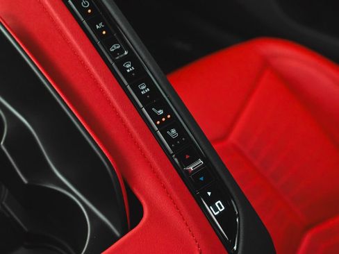 Used 2024 Chevrolet Corvette Stingray Preferred Conv w/ Z51 Performance Package RWD image 30