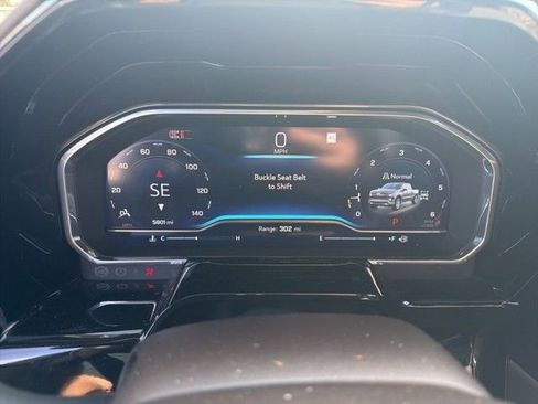 Used 2025 Chevrolet Silverado 1500 LTZ w/ LTZ Premium Package AWD/4WD image 17