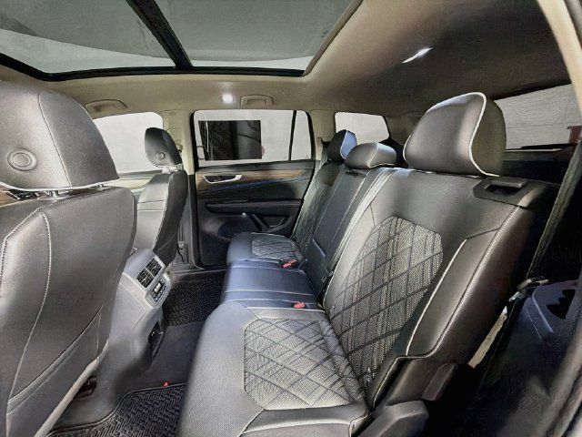 Used 2024 Volkswagen Atlas SEL Premium R-Line AWD/4WD image 30