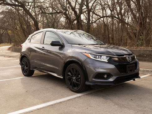 Used 2022 Honda HR-V Sport image 2