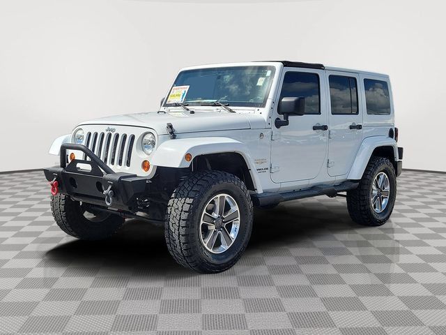 Used 2013 Jeep Wrangler Unlimited Sahara w/ Connectivity Group AWD/4WD image 3