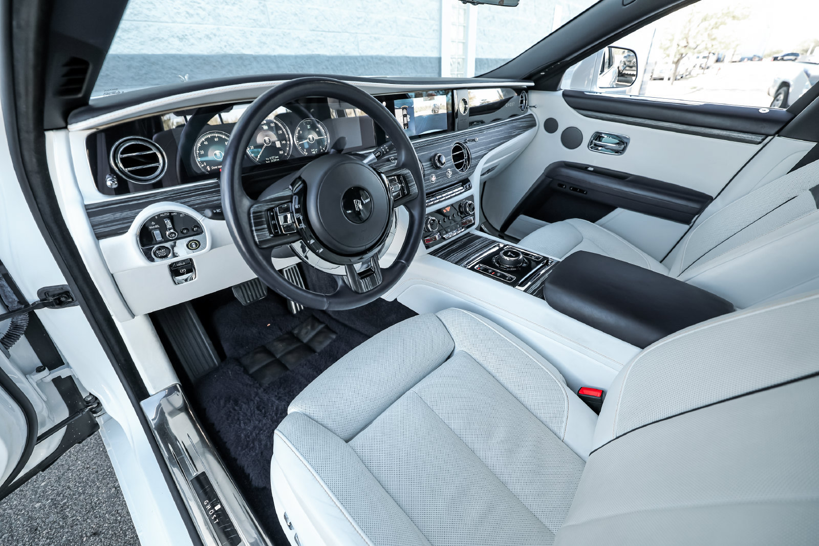 Used 2021 Rolls-Royce Ghost AWD/4WD image 31