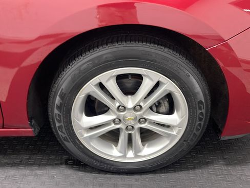 Used 2018 Chevrolet Cruze LT FWD image 22