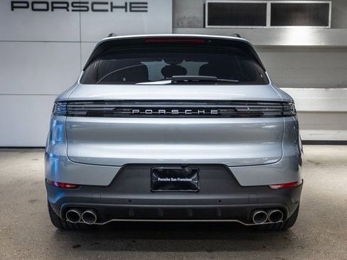 Used 2026 Porsche Cayenne S image 4