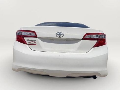 Used 2014 Toyota Camry FWD image 7