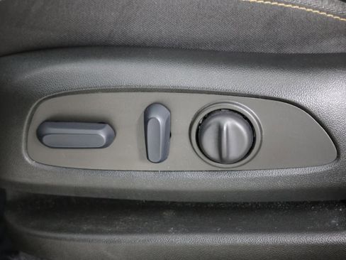 Used 2022 Chevrolet Equinox LT image 23