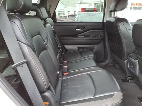 Certified 2023 Nissan Pathfinder SL w/ Lighting Package (N92) AWD/4WD image 7