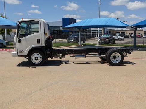 New 2024 Chevrolet Low Cab Forward image 5