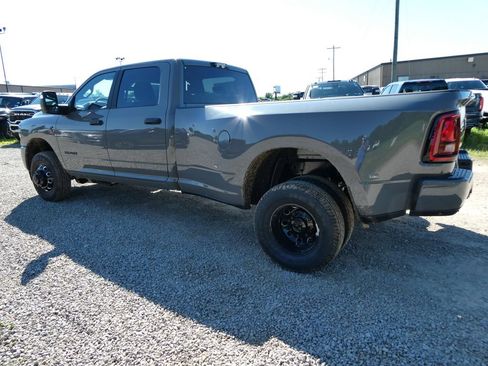 New 2026 RAM 3500 Big Horn AWD/4WD image 7