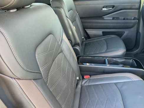 Used 2023 Nissan Pathfinder Platinum image 24