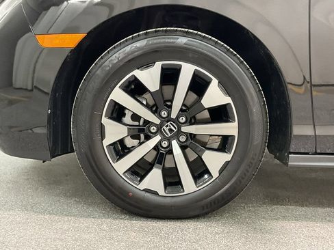 Used 2026 Honda Odyssey EX-L image 32