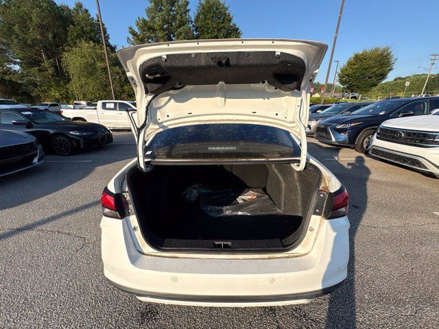 Used 2021 Nissan Versa S FWD image 14