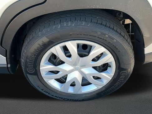 Used 2022 Toyota Corolla Cross L image 9