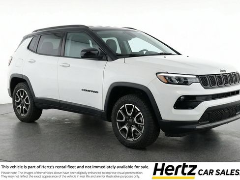 Used 2025 Jeep Compass Trailhawk AWD/4WD image 1