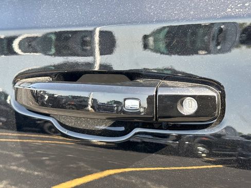 New 2026 GMC Yukon AT4 Ultimate AWD/4WD image 13