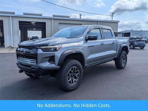 Used 2024 Chevrolet Colorado ZR2 w/ ZR2 Convenience Package III AWD/4WD image 1