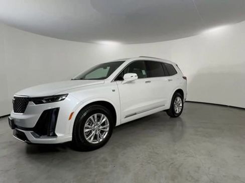 Certified 2024 Cadillac XT6 Luxury FWD image 4