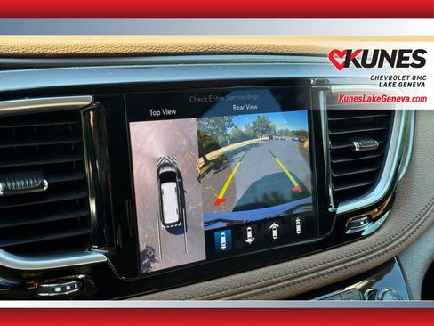Used 2018 Chrysler Pacifica Limited w/ Advanced Safetytec Group FWD image 26