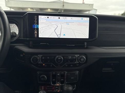 Used 2024 Jeep Wrangler Unlimited Rubicon 392 image 21