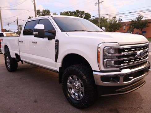Used 2023 Ford F350 Lariat w/ Lariat Ultimate Package AWD/4WD image 3