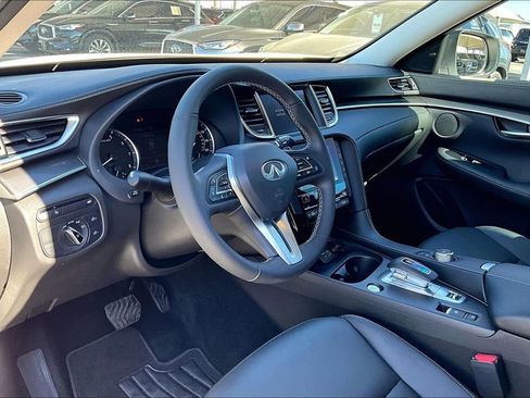 Certified 2025 INFINITI QX50 Pure image 18