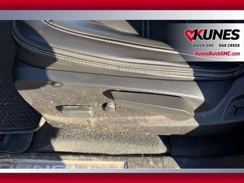 Used 2021 GMC Canyon Denali image 9