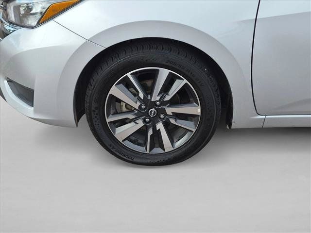 Used 2025 Nissan Versa SV FWD image 15