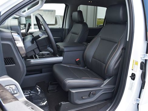 New 2026 Ford F350 Lariat w/ FX4 Off-Road Package image 5