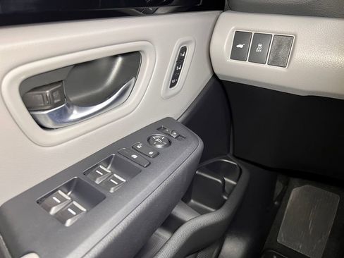 Used 2025 Honda Pilot Touring image 15