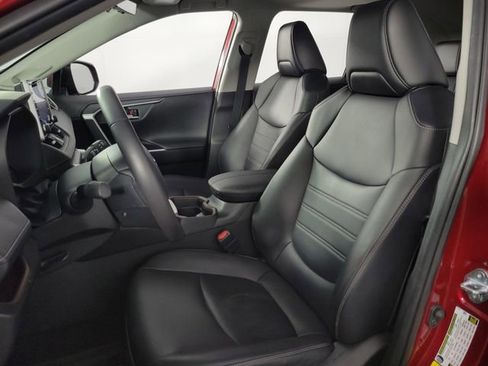 Used 2020 Toyota RAV4 Limited FWD image 14