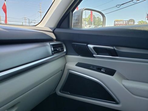 Used 2020 Kia Telluride S w/ S 8 Passenger Seating Package AWD/4WD image 25