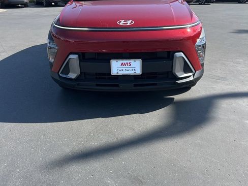 Used 2025 Hyundai Kona SEL FWD image 4