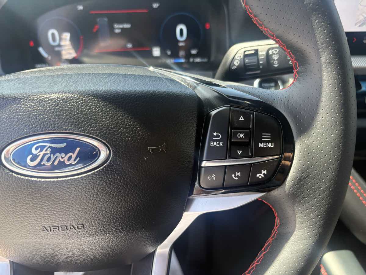 Used 2026 Ford Explorer ST-Line w/ ST-Line Street Pack RWD image 25