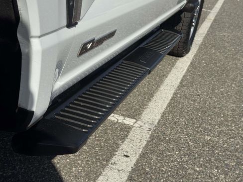 Used 2025 Ford F250 XLT image 10