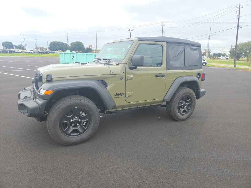 Used 2025 Jeep Wrangler Sport AWD/4WD image 4