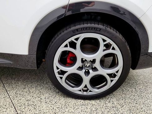 Used 2024 Alfa Romeo Tonale Veloce image 9