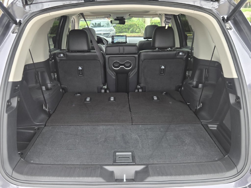 Used 2023 Honda Pilot Touring image 16